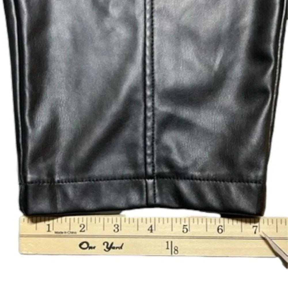 7 For All Mankind Vegan Faux Leather Cargo Pants Size Large Black High Rise EUC